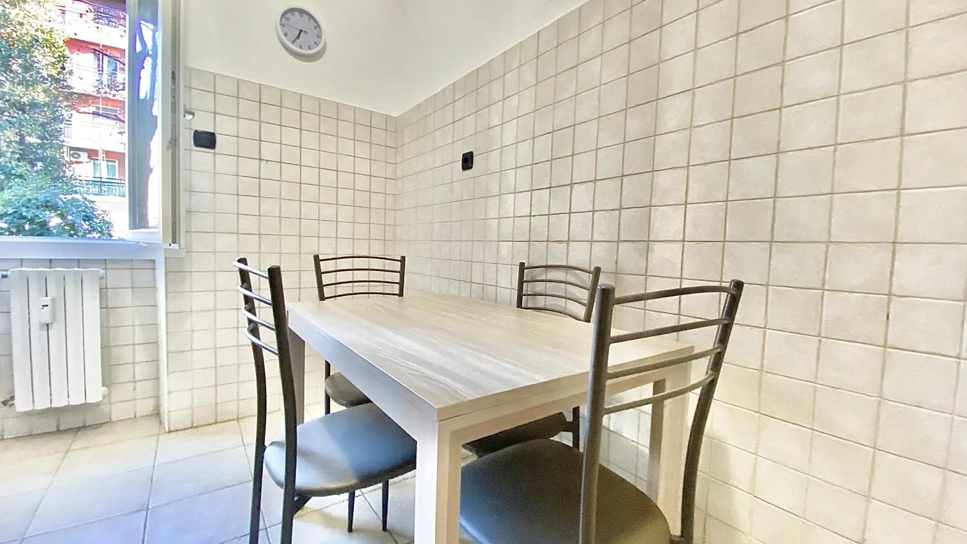 Famagosta Home, Navigli Style, Accanto A Metropolitana M2 Verde, Confortevole E Spazioso Per Gruppi O Famiglie Μιλάνο Ιταλία